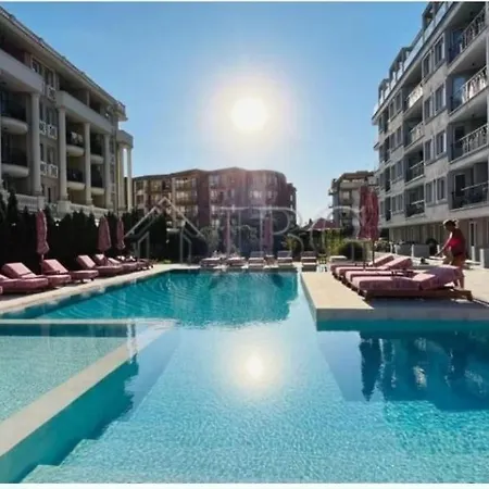 Apartment J'adore Secret Garden Pool View Slantschew brjag